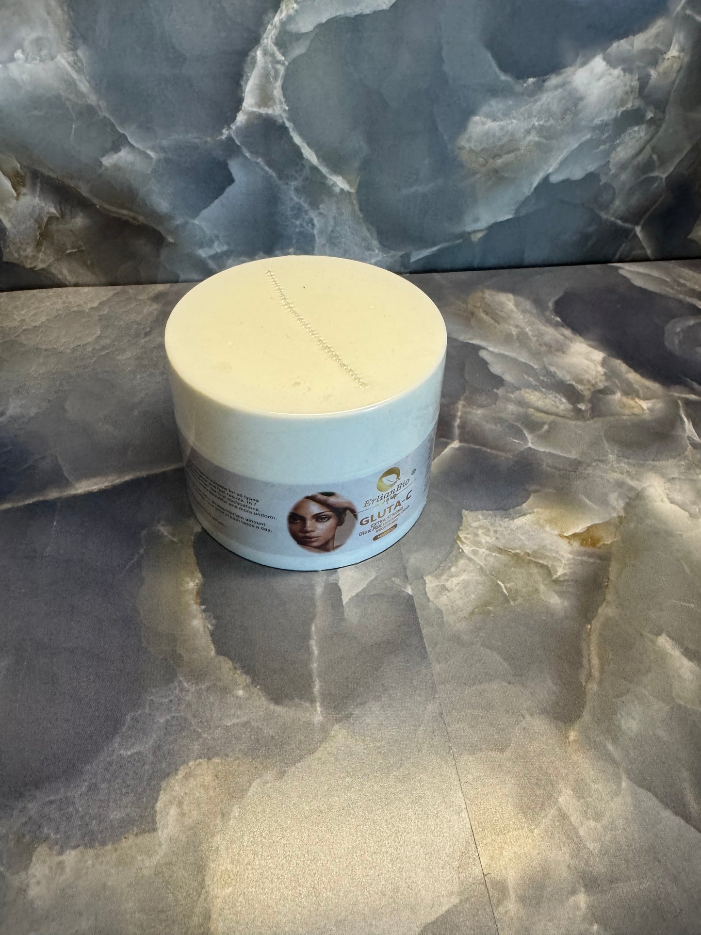 Whitening cream of high quality that works fast
